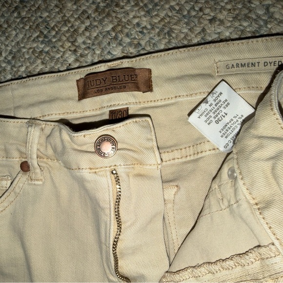 Judy Blue tan skinny jeans - Picture 2 of 5